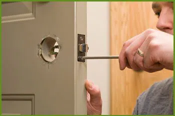 Neighborhood Locksmith Services Medfield, MA 508-657-3021 - 13-lock-replace